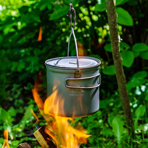 Outdoor Camping Kettle Lightweight Works with Campfires 1-Liter